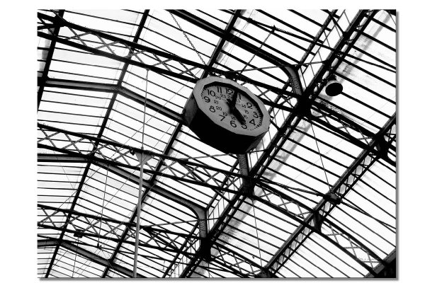 Wandbild: Zeit im Bahnhof